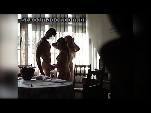 ❤️ Abokan jima'i suna gayyatar wani katon mutum da wasu uku tare da shi ❤️ Batsa vk ️❤